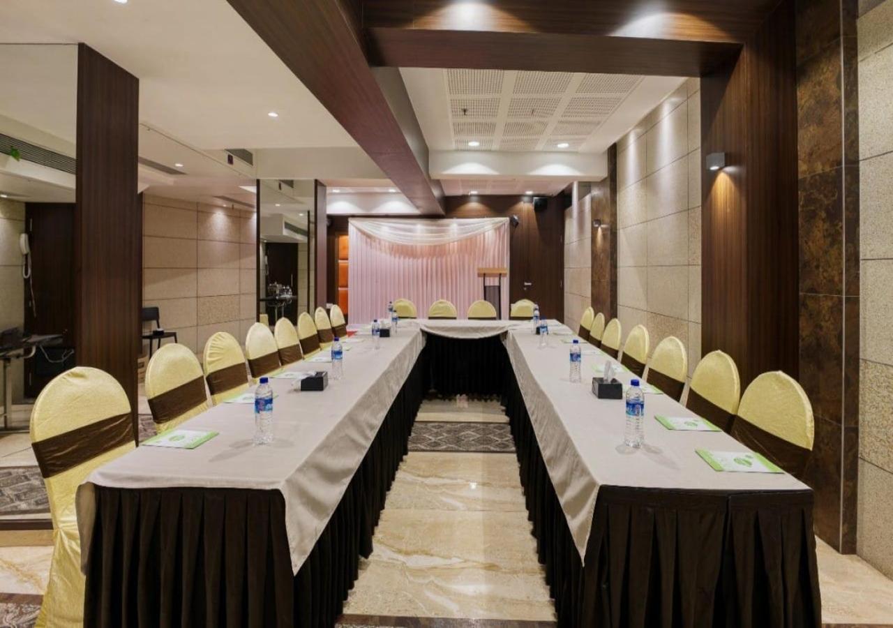 Hotel Laxvas Thane Buitenkant foto
