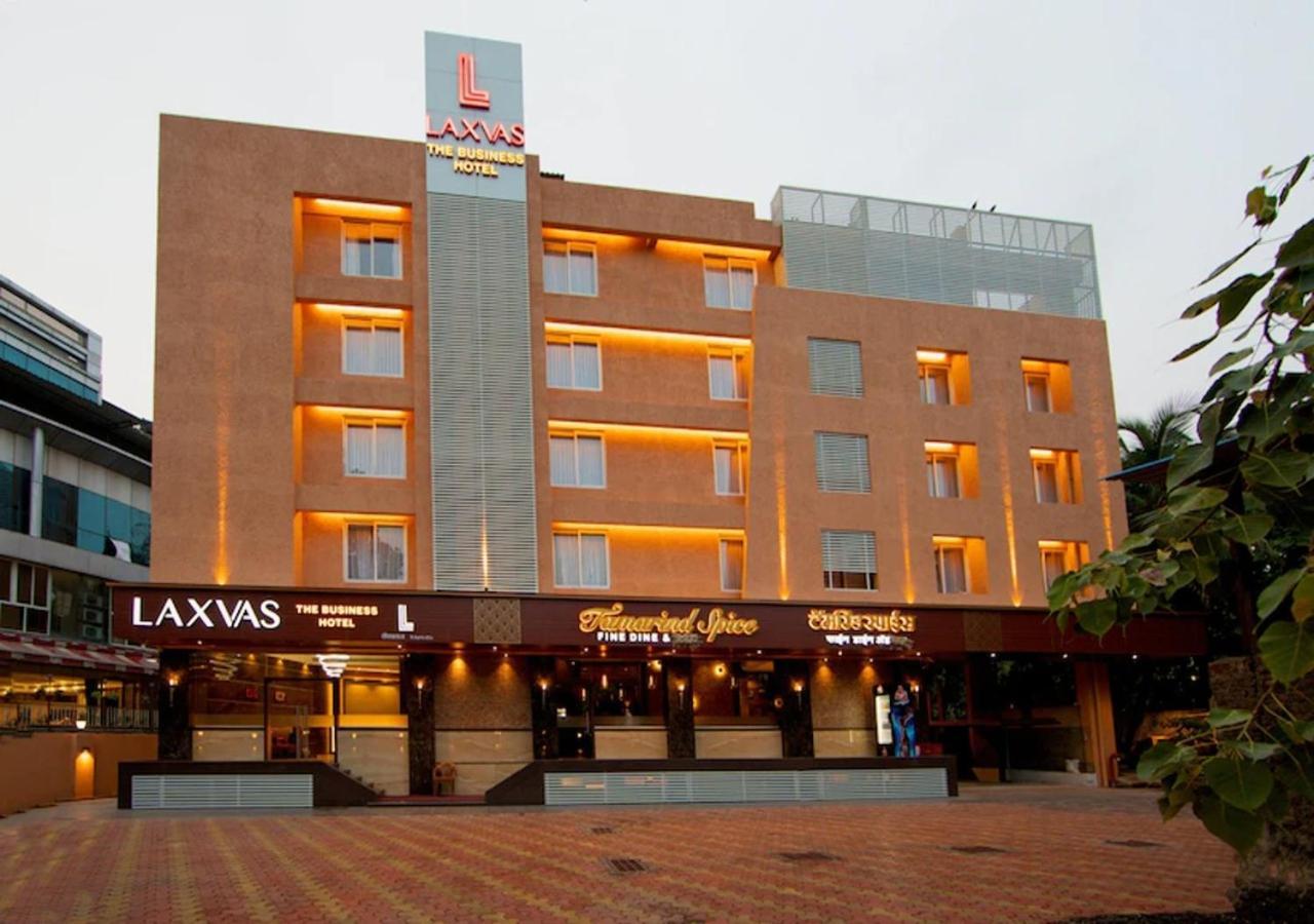 Hotel Laxvas Thane Buitenkant foto