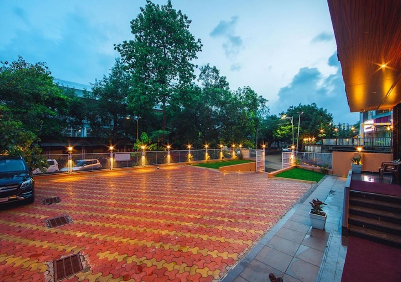 Hotel Laxvas Thane Buitenkant foto