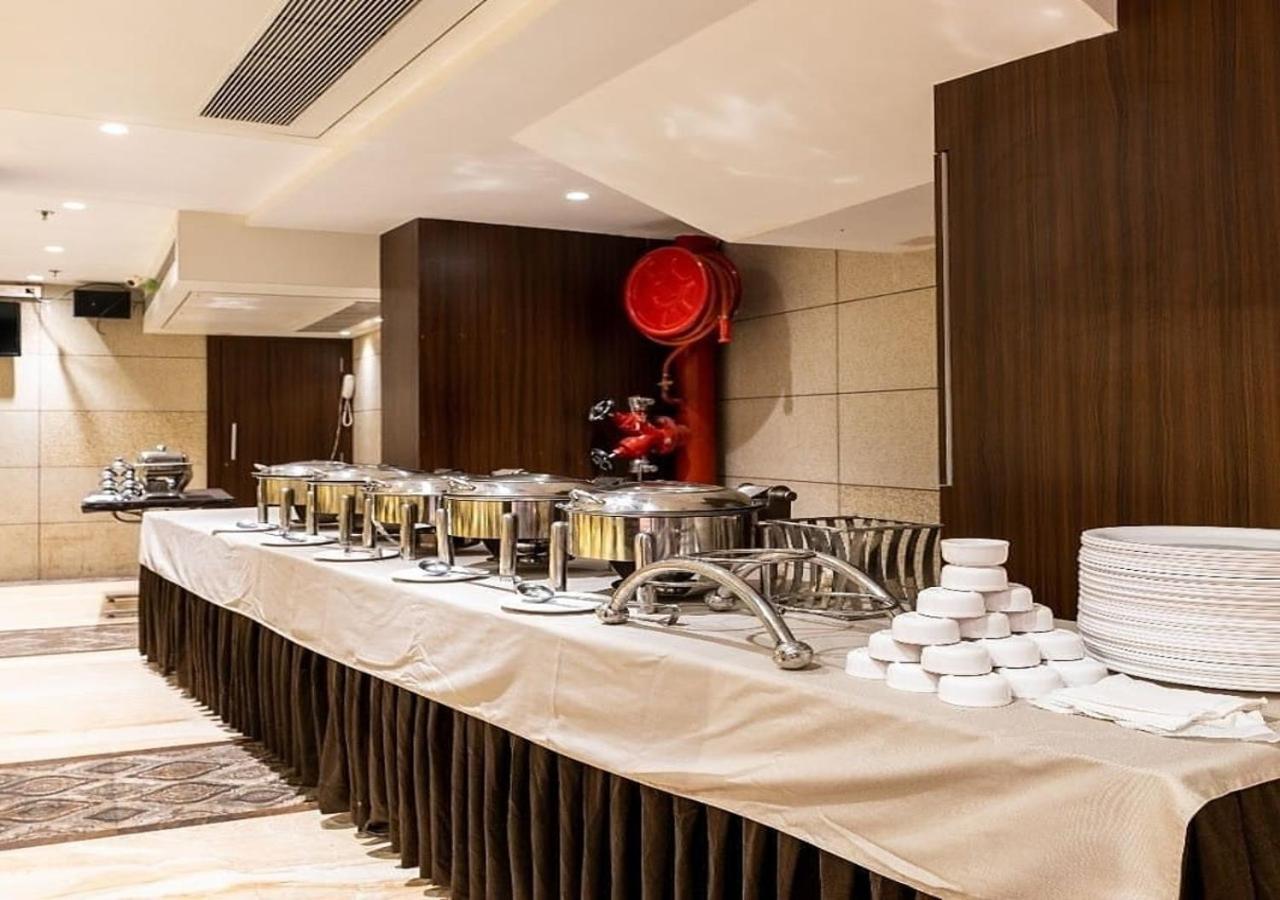 Hotel Laxvas Thane Buitenkant foto